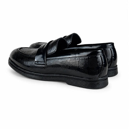 DOTTED BOX BLACK PATENT MEDICATED LOAFER